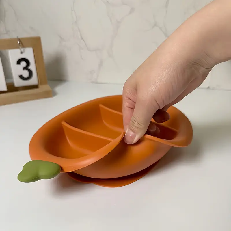 Carrot Shaped Silicone Baby Plate